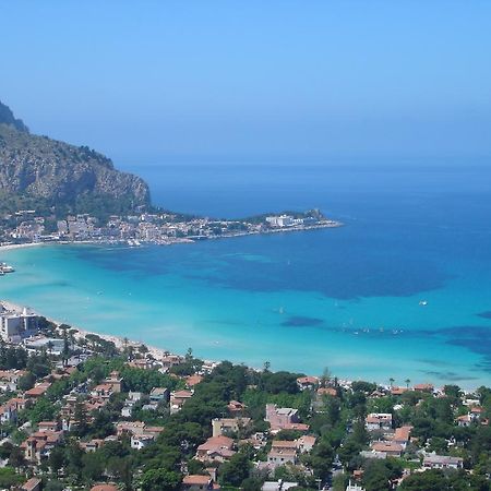 Mondello Luxury Apartment On The Beach Eksteriør billede