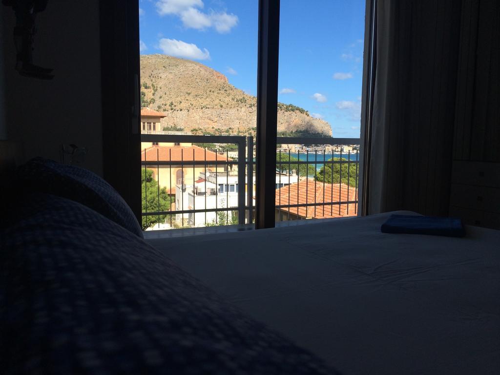 Mondello Luxury Apartment On The Beach Eksteriør billede