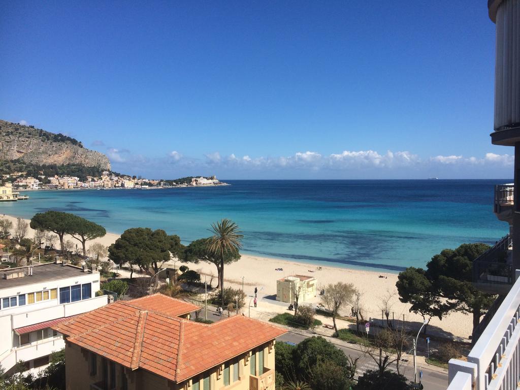 Mondello Luxury Apartment On The Beach Eksteriør billede