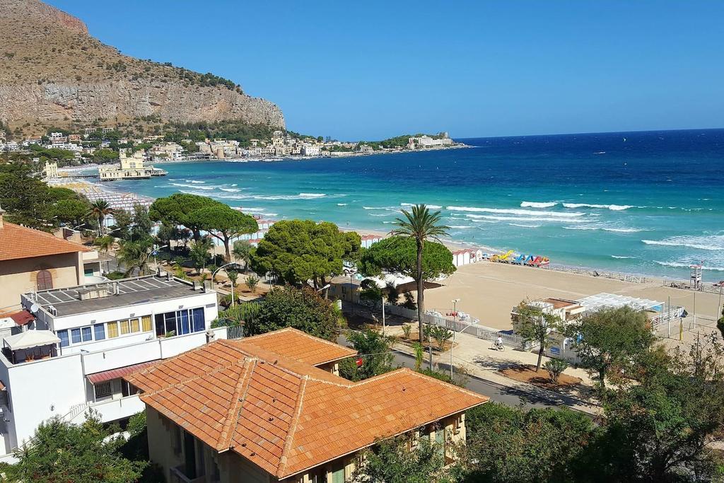 Mondello Luxury Apartment On The Beach Eksteriør billede