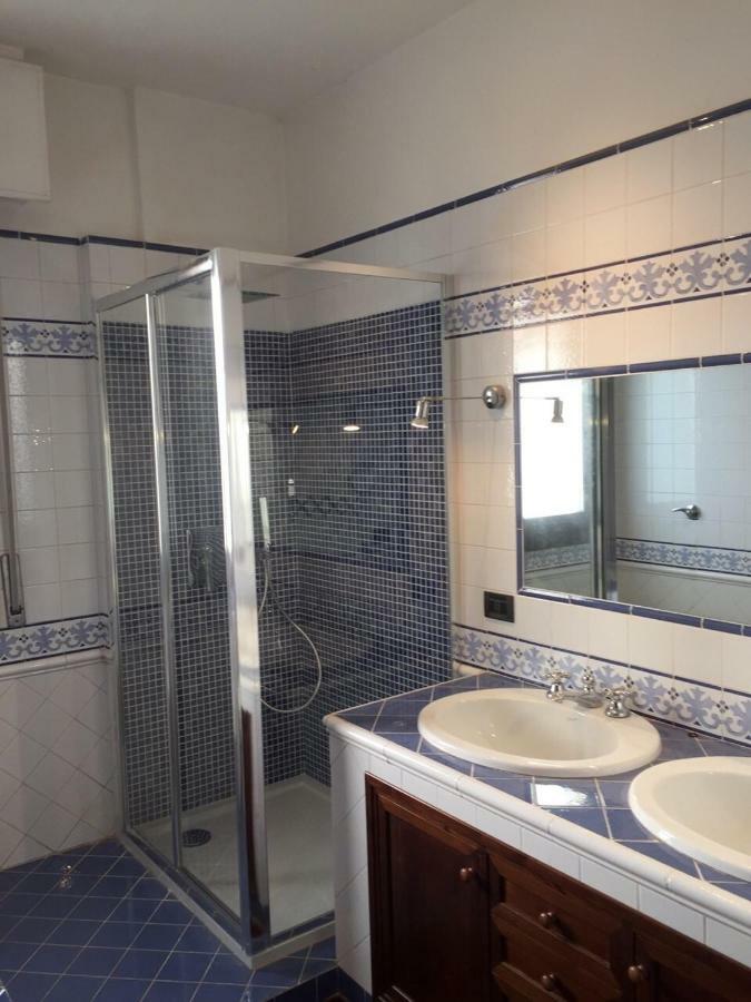 Mondello Luxury Apartment On The Beach Eksteriør billede